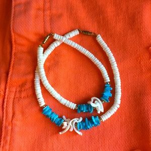 Set of 2 vintage white & dyed turquoise puka shell bead bracelets, like new